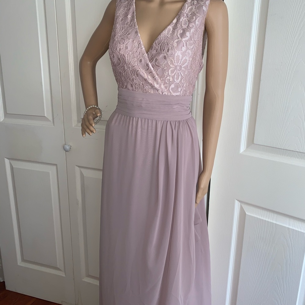Beautiful Evening Gown - Picture 6 of 16